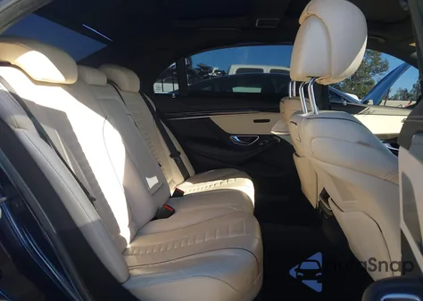 2019 Mercedes-Benz S 560 z USA, uszkodzony, nr VIN WDDUG8DBXKA439376